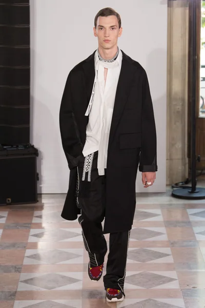 Look 50